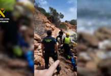 Rescatado un ciudadano danés tras caer a una zona rocosa de difícil acceso en Cabo Roig