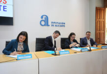 La Diputación de Alicante firma un acuerdo pionero para preservar el patrimonio documental de la provincia