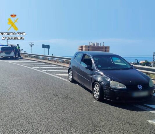 La Guardia Civil detiene a un conductor que atropelló a una motorista de prácticas y se dio a la fuga con una tasa de alcohol cuádruple a la permitida