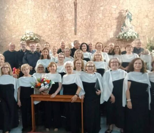 San Bartolomé celebró la misa a su Patrón con la Coral Tabaquera
